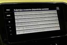 punainen Volkswagen Passat 2022 kuva 24.