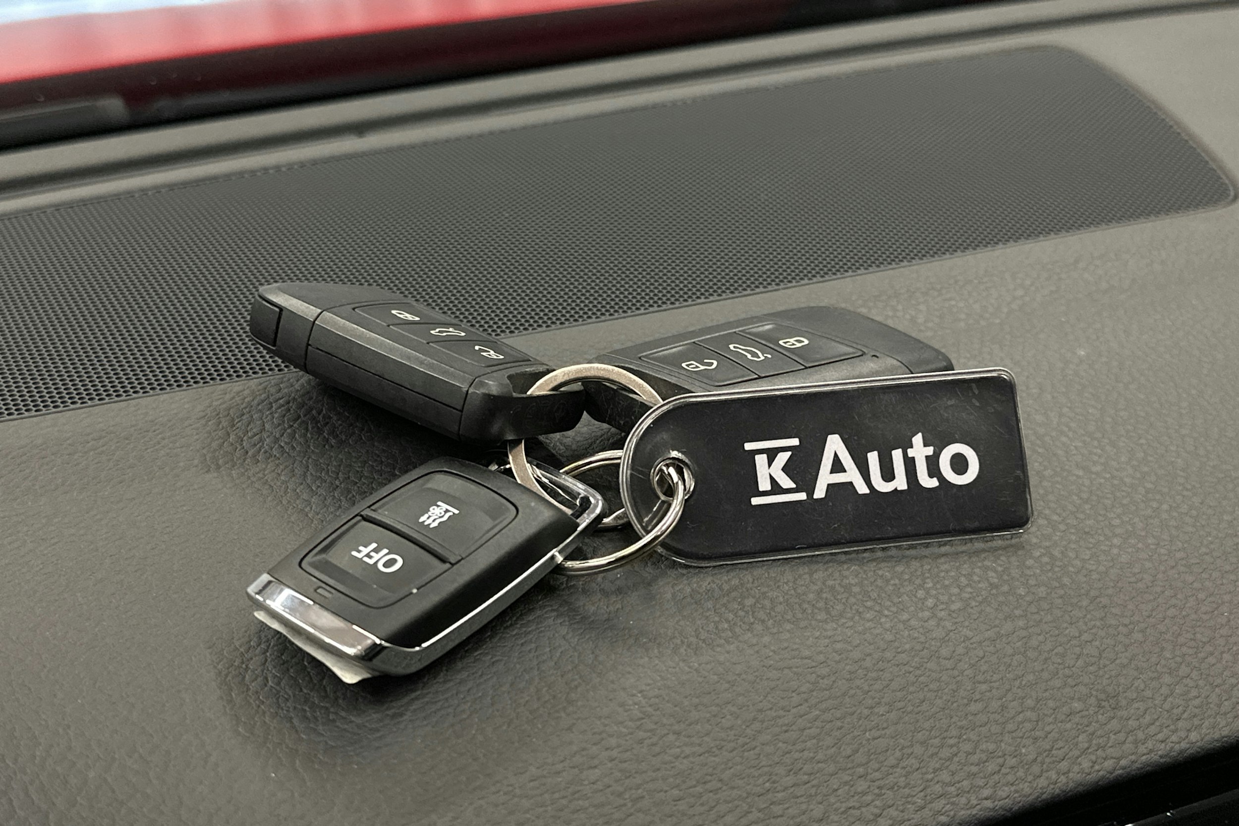 punainen Volkswagen Passat 2022 kuva 29.