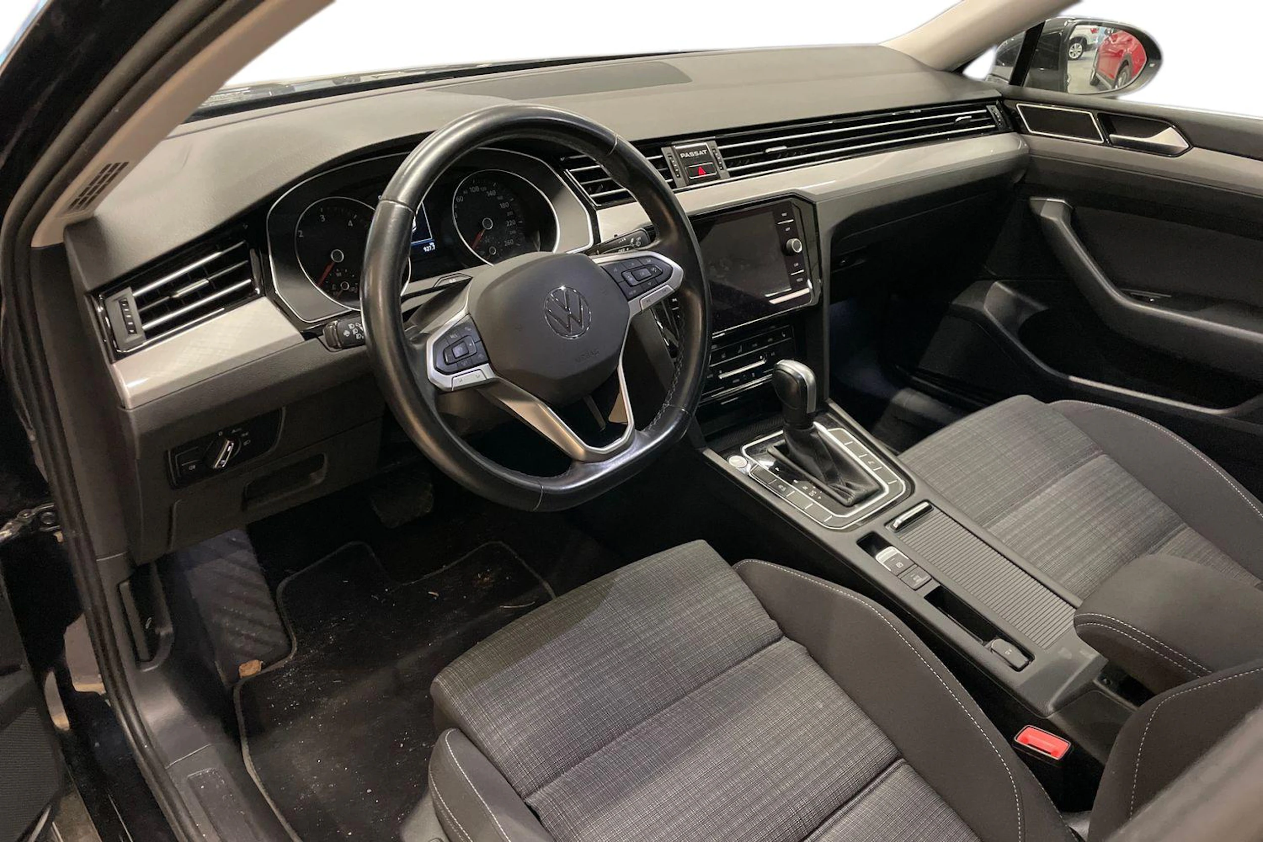 musta Volkswagen Passat 2022 kuva 3.