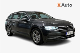 harmaa Volkswagen Passat 2022 kuva 1.