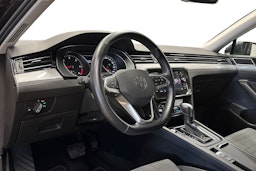 harmaa Volkswagen Passat 2022 kuva 7.