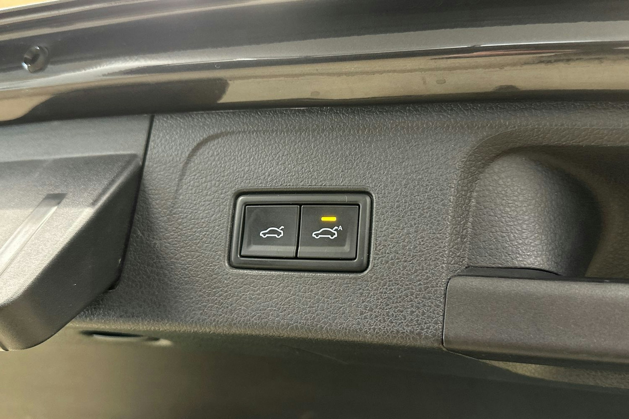 harmaa Volkswagen Passat 2022 kuva 32.
