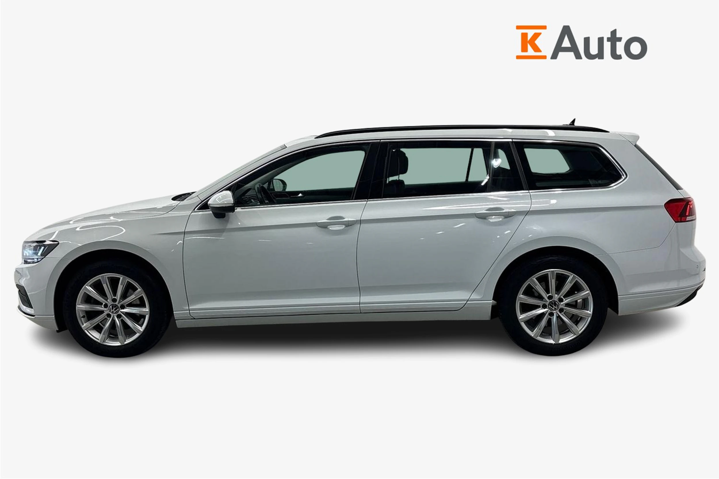 valkoinen Volkswagen Passat 2022 kuva 5.