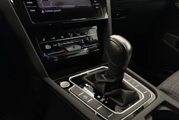 valkoinen Volkswagen Passat 2022 kuva 20.