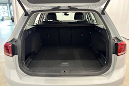 valkoinen Volkswagen Passat 2022 kuva 21.