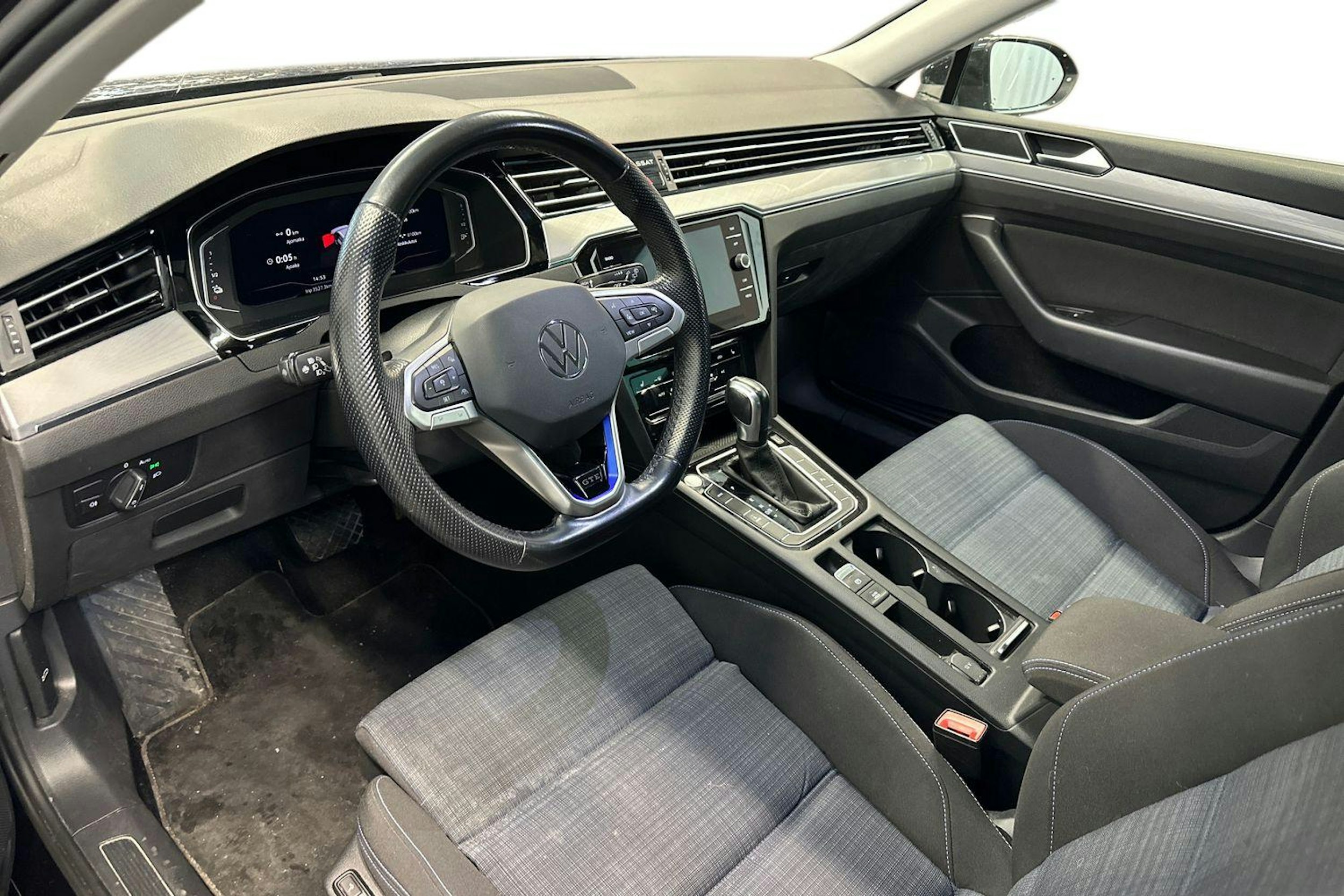 musta Volkswagen Passat 2022 kuva 3.