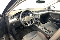 musta Volkswagen Passat 2022 kuva 7.