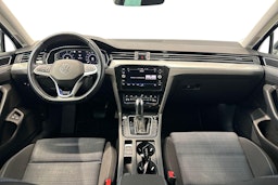 musta Volkswagen Passat 2022 kuva 9.