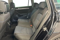 musta Volkswagen Passat 2022 kuva 10.