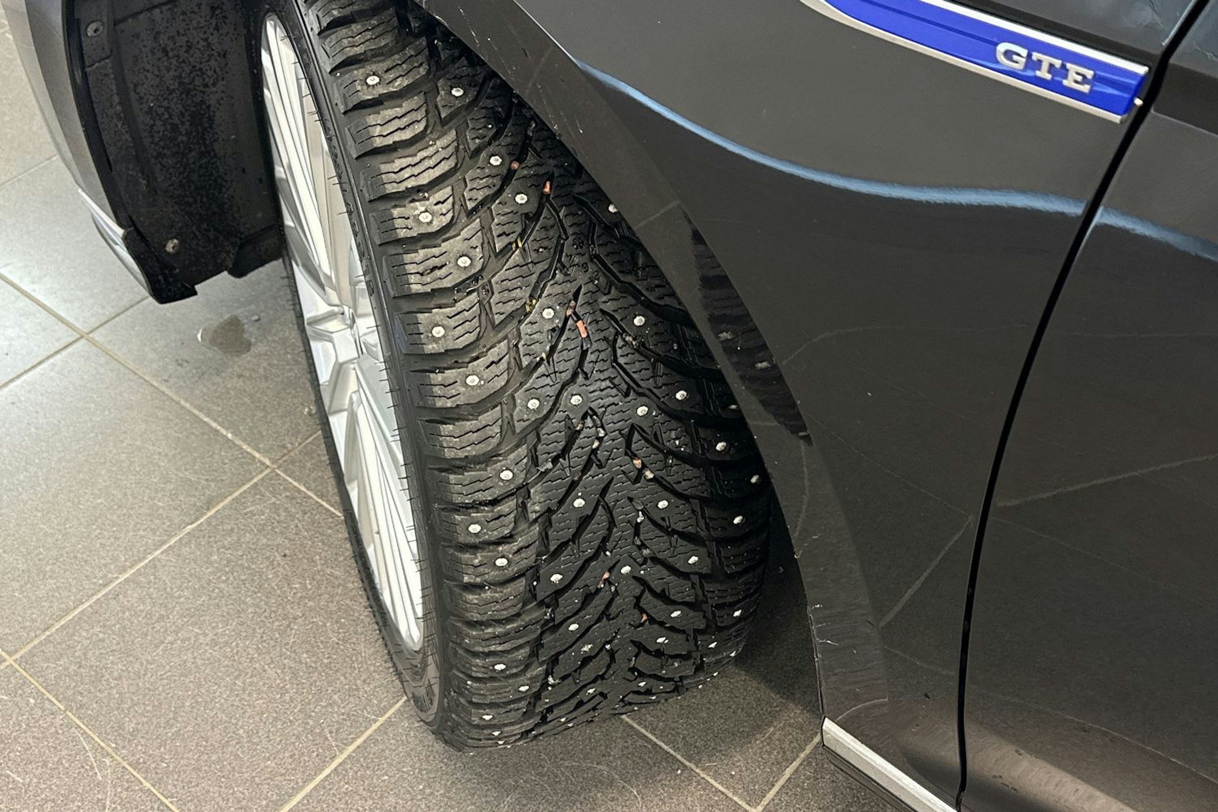 musta Volkswagen Passat 2022 kuva 13.