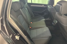musta Volkswagen Passat 2022 kuva 14.
