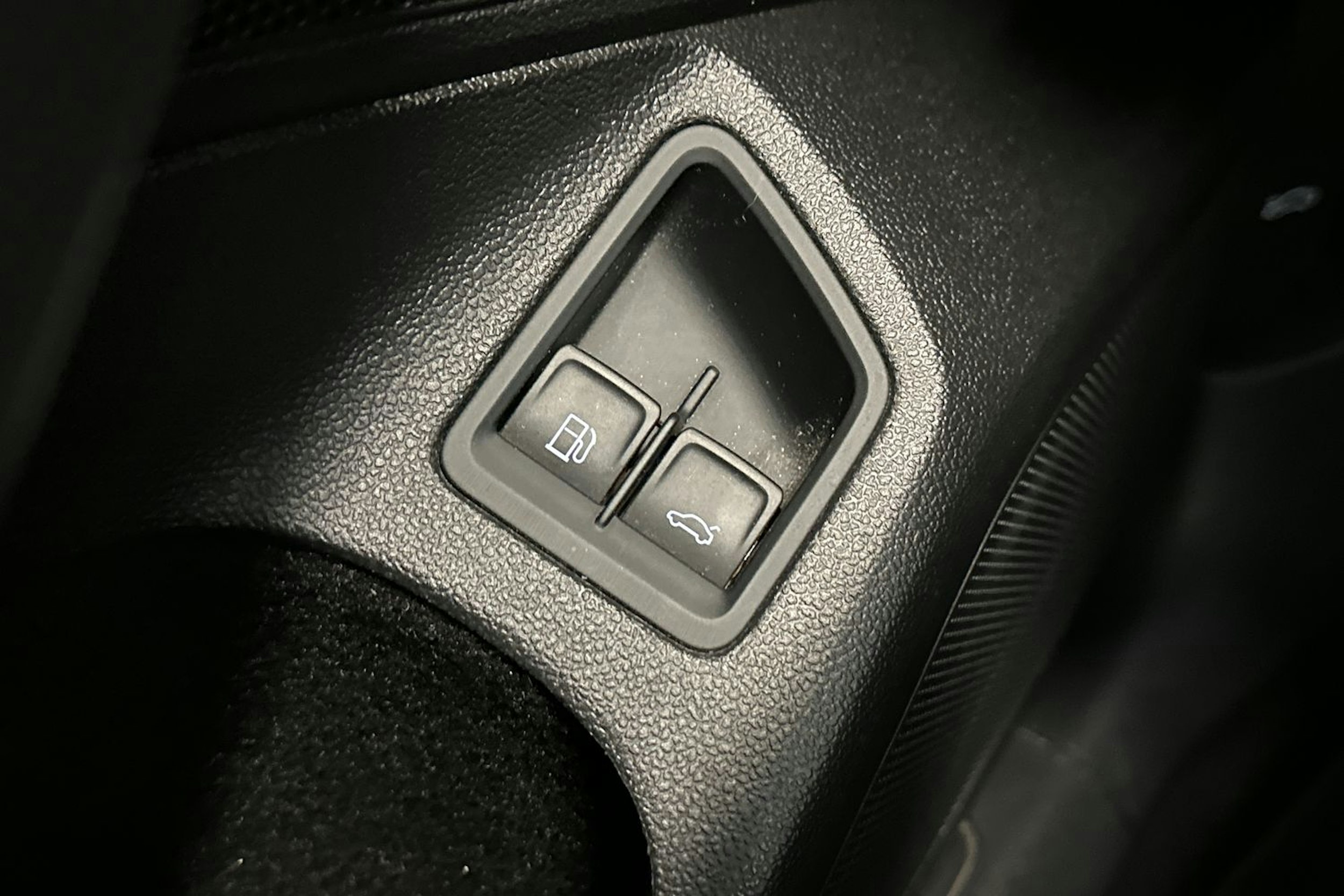 musta Volkswagen Passat 2022 kuva 21.