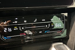 musta Volkswagen Passat 2022 kuva 29.