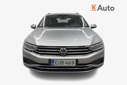 harmaa Volkswagen Passat 2022 kuva 5.