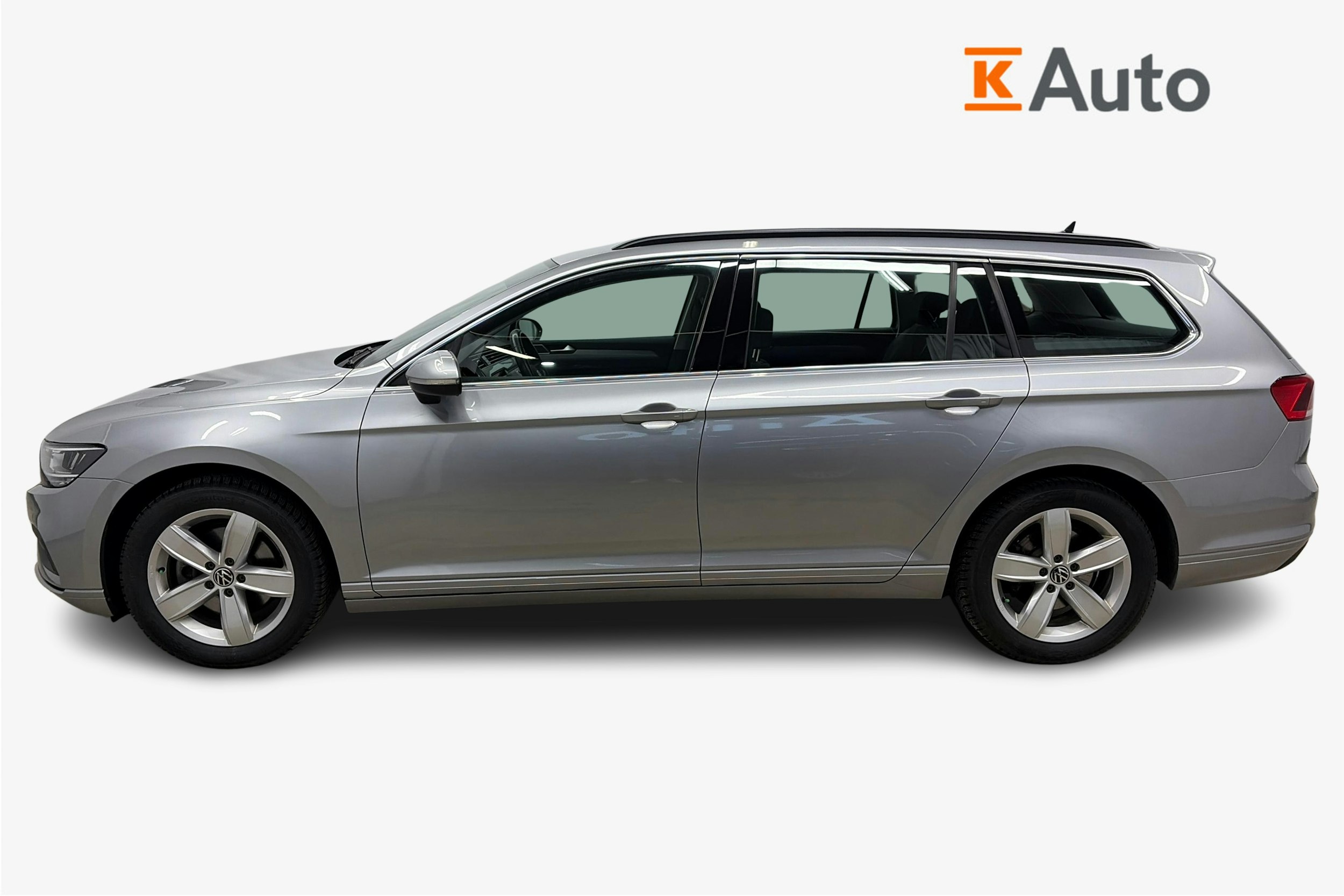 harmaa Volkswagen Passat 2022 kuva 6.