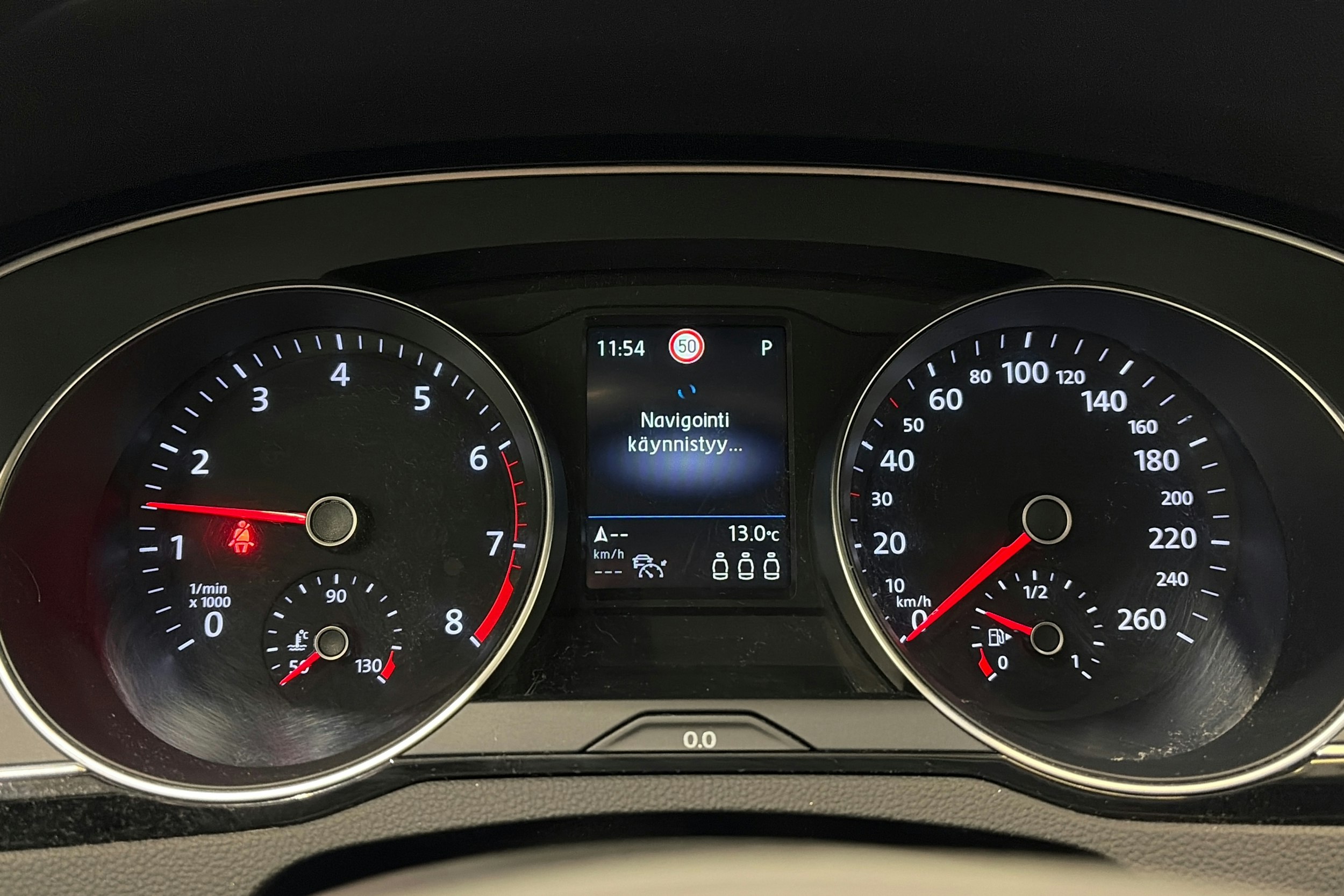 harmaa Volkswagen Passat 2022 kuva 14.