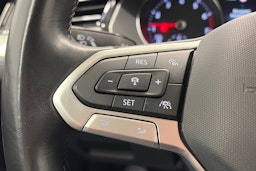 harmaa Volkswagen Passat 2022 kuva 15.