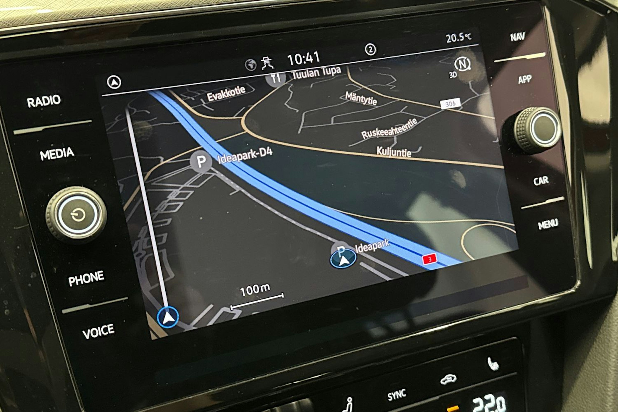 punainen Volkswagen Passat 2022 kuva 22.