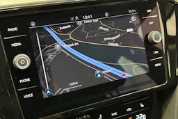 punainen Volkswagen Passat 2022 kuva 22.