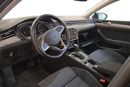 Sininen Volkswagen PASSAT 2022 kuva 3.