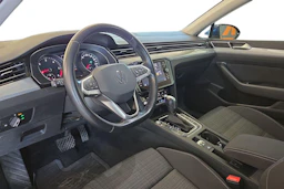 Sininen Volkswagen PASSAT 2022 kuva 6.
