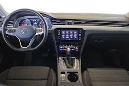 Sininen Volkswagen PASSAT 2022 kuva 7.