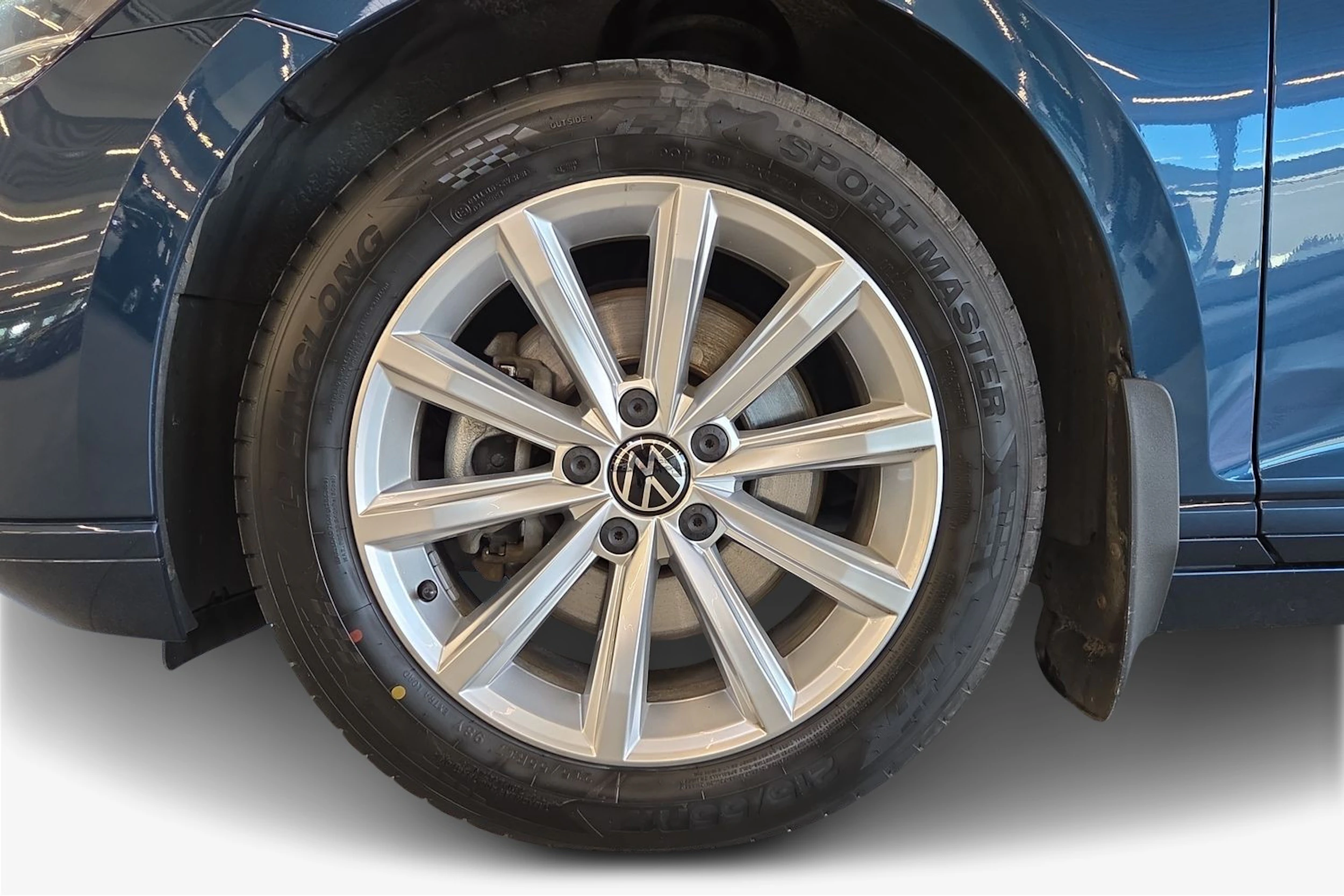 Sininen Volkswagen PASSAT 2022 kuva 9.