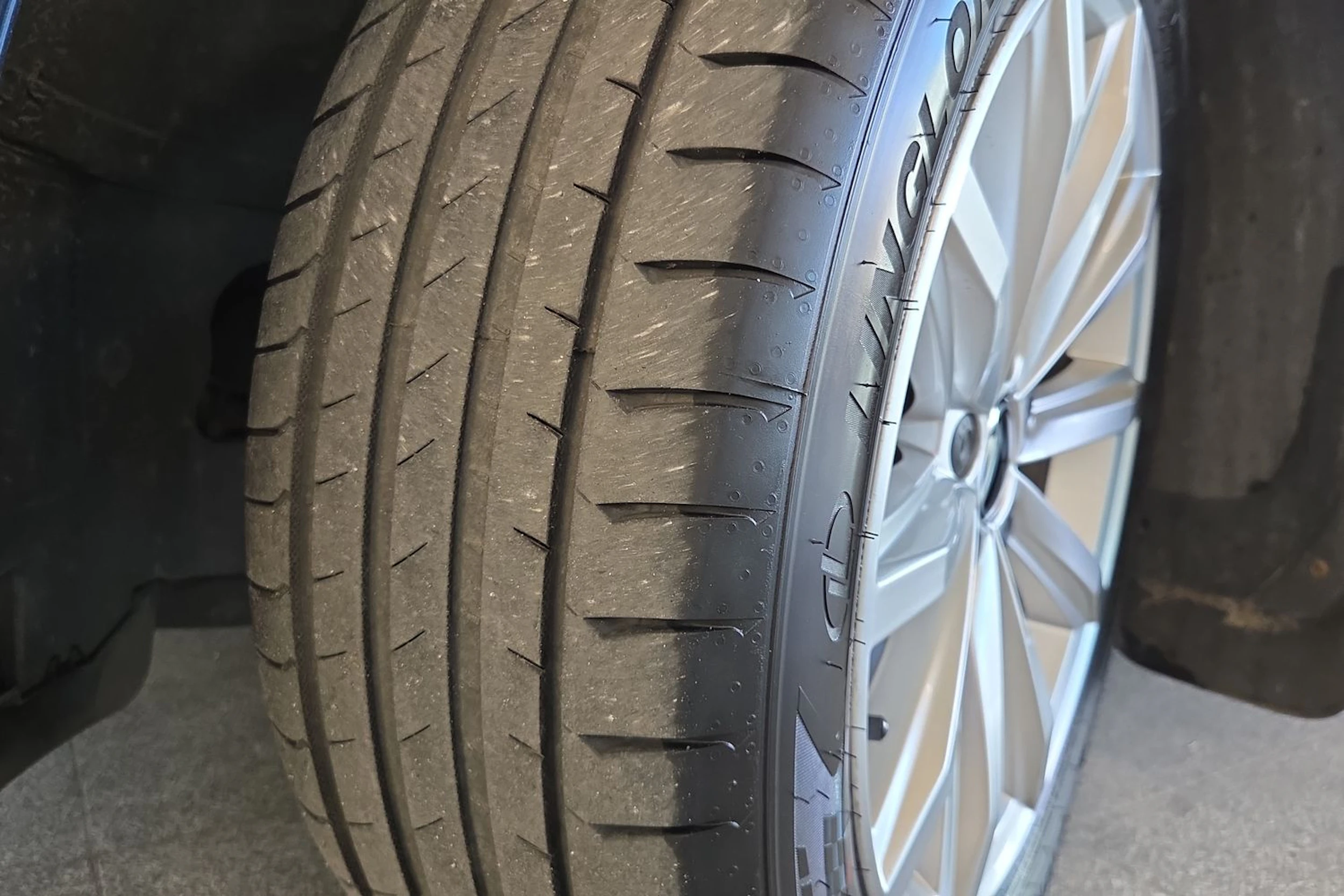Sininen Volkswagen PASSAT 2022 kuva 10.