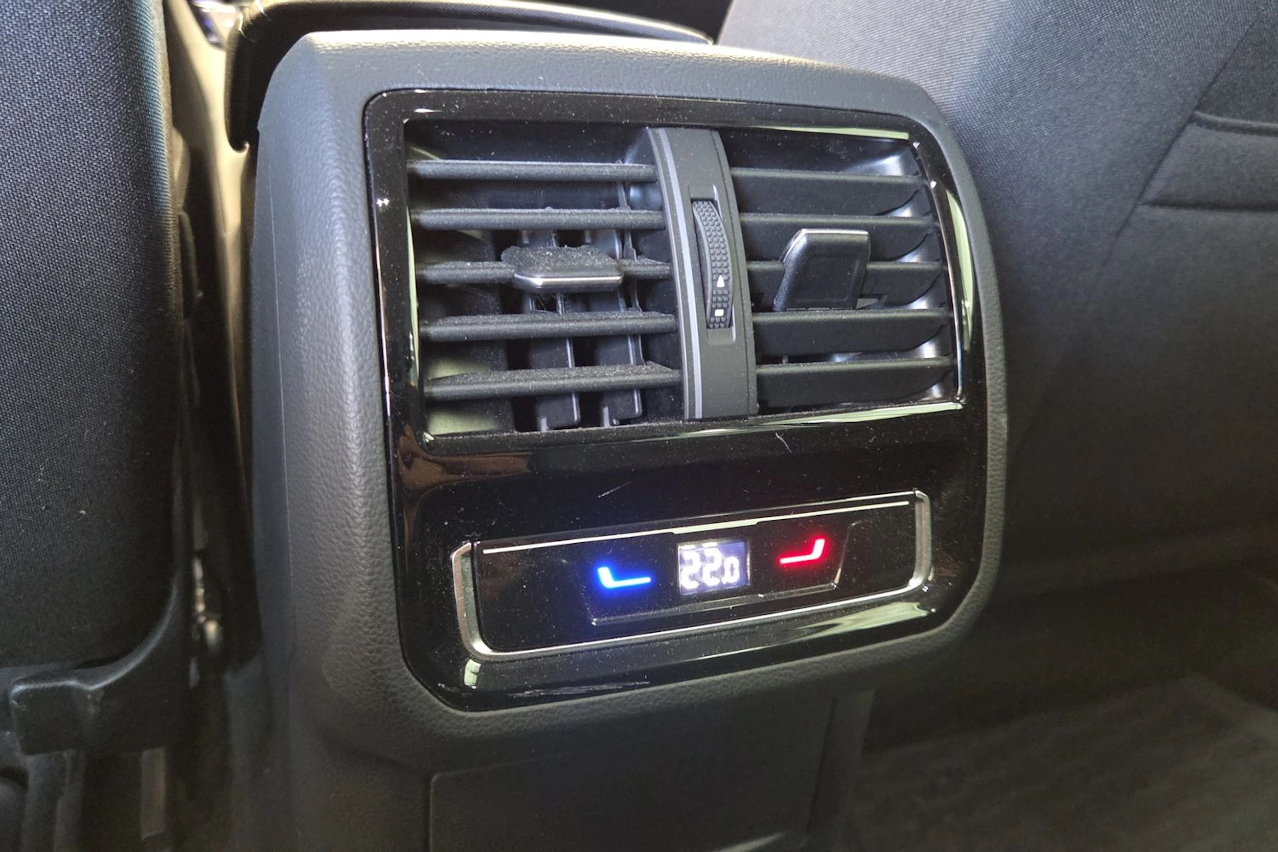 Sininen Volkswagen PASSAT 2022 kuva 22.