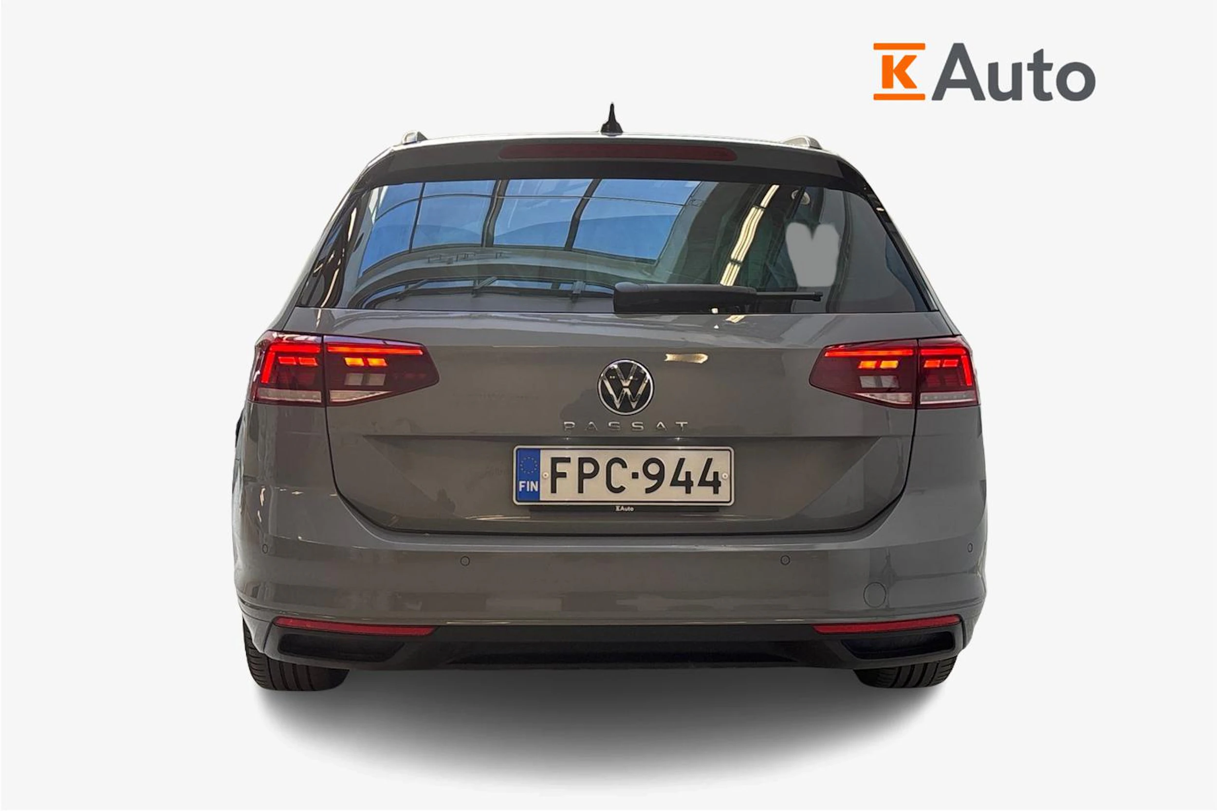 harmaa Volkswagen Passat 2022 kuva 4.