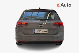 harmaa Volkswagen Passat 2022 kuva 4.