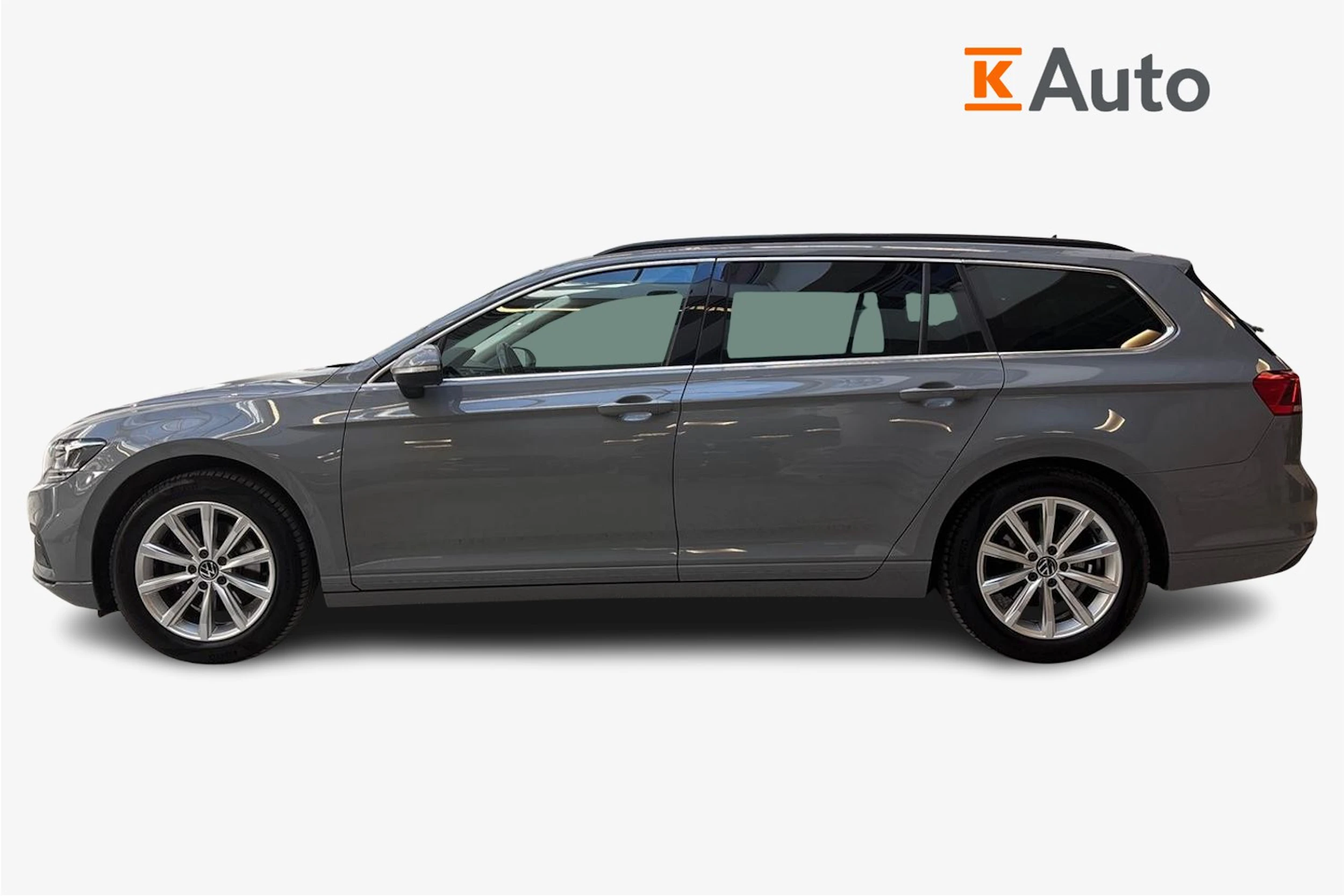 harmaa Volkswagen Passat 2022 kuva 7.