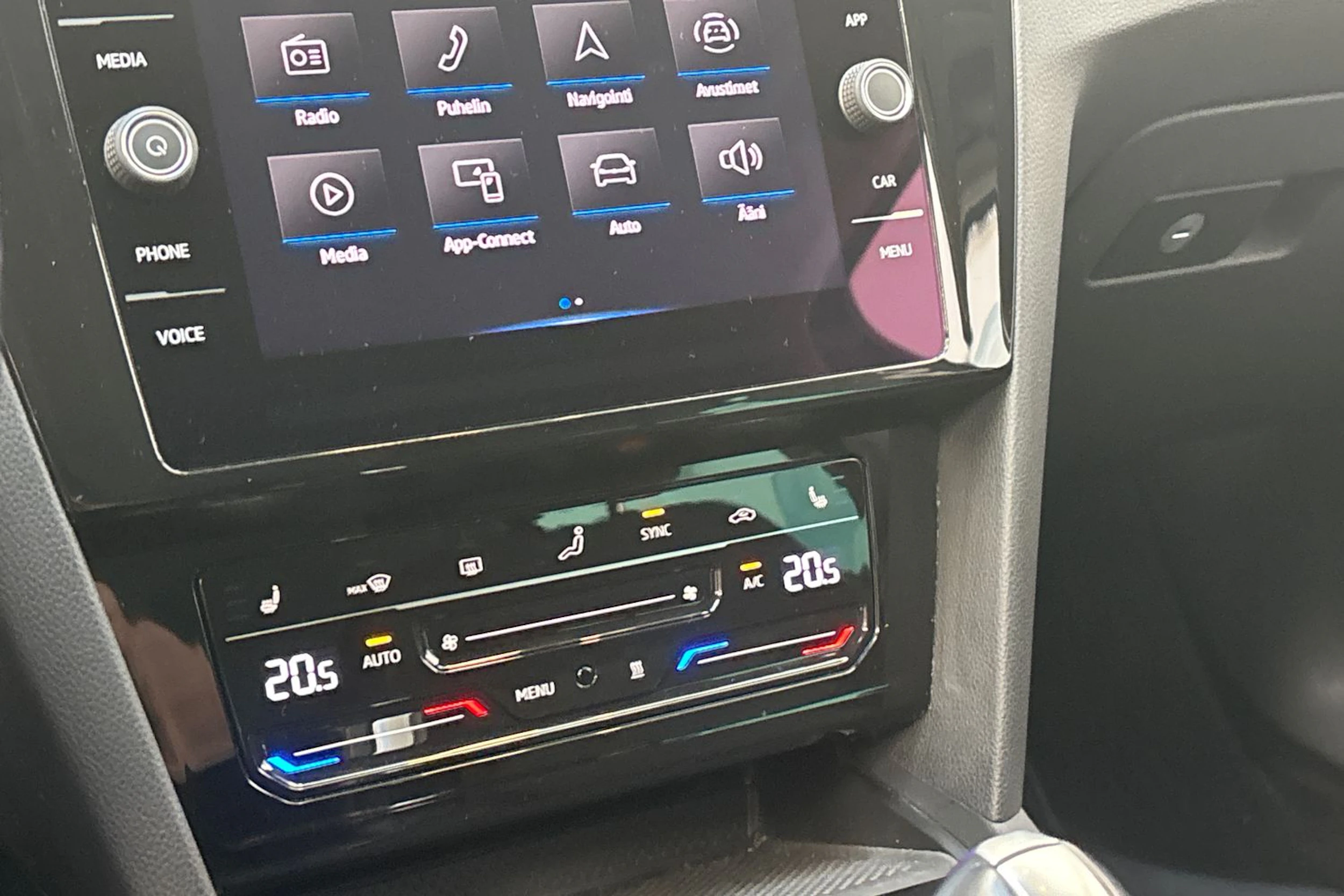 harmaa Volkswagen Passat 2022 kuva 23.