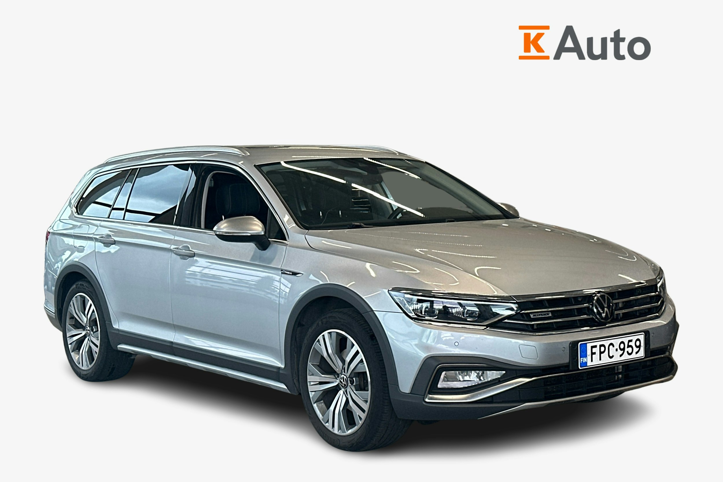harmaa Volkswagen Passat 2022 kuva 1.