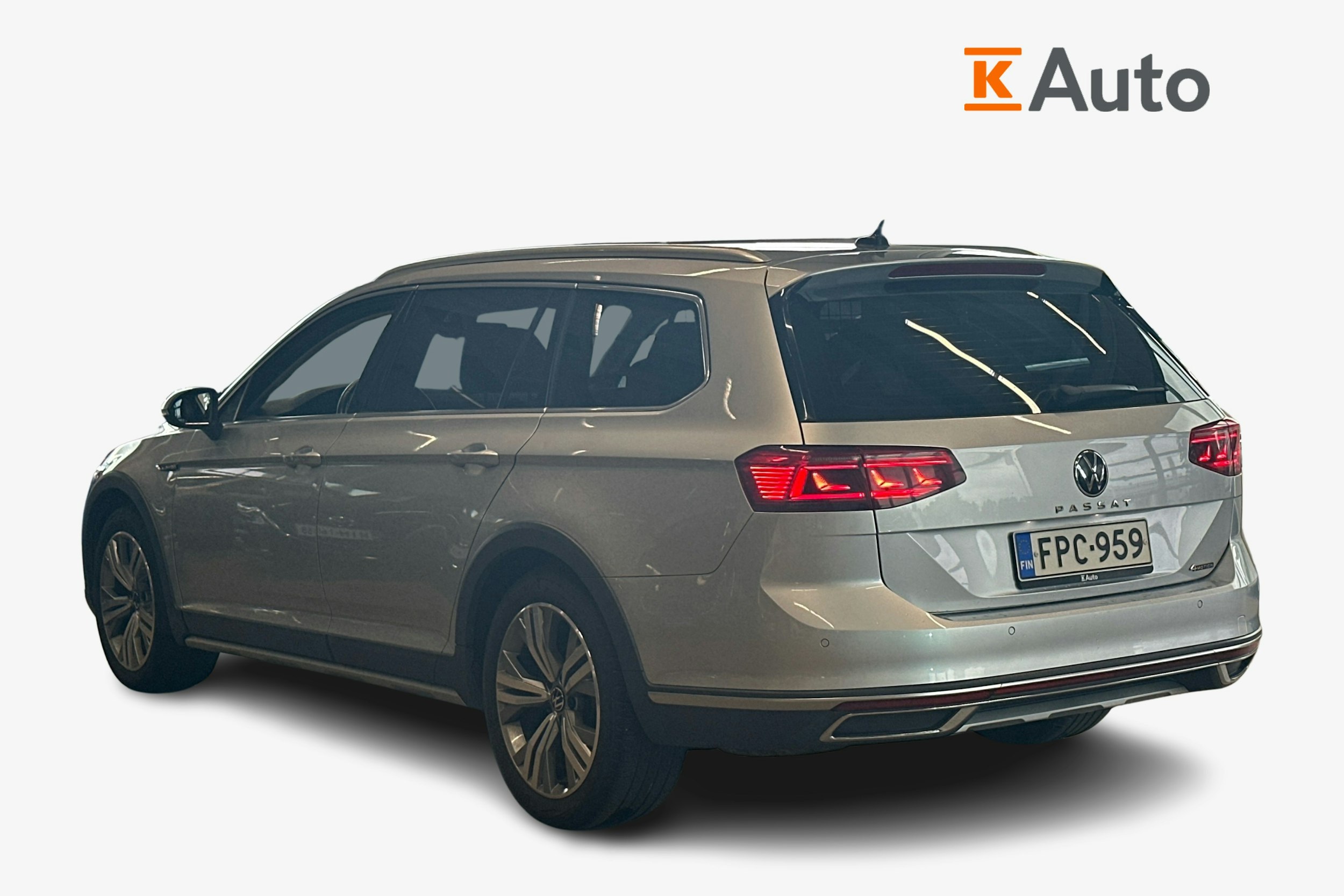 harmaa Volkswagen Passat 2022 kuva 2.