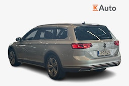 harmaa Volkswagen Passat 2022 kuva 2.