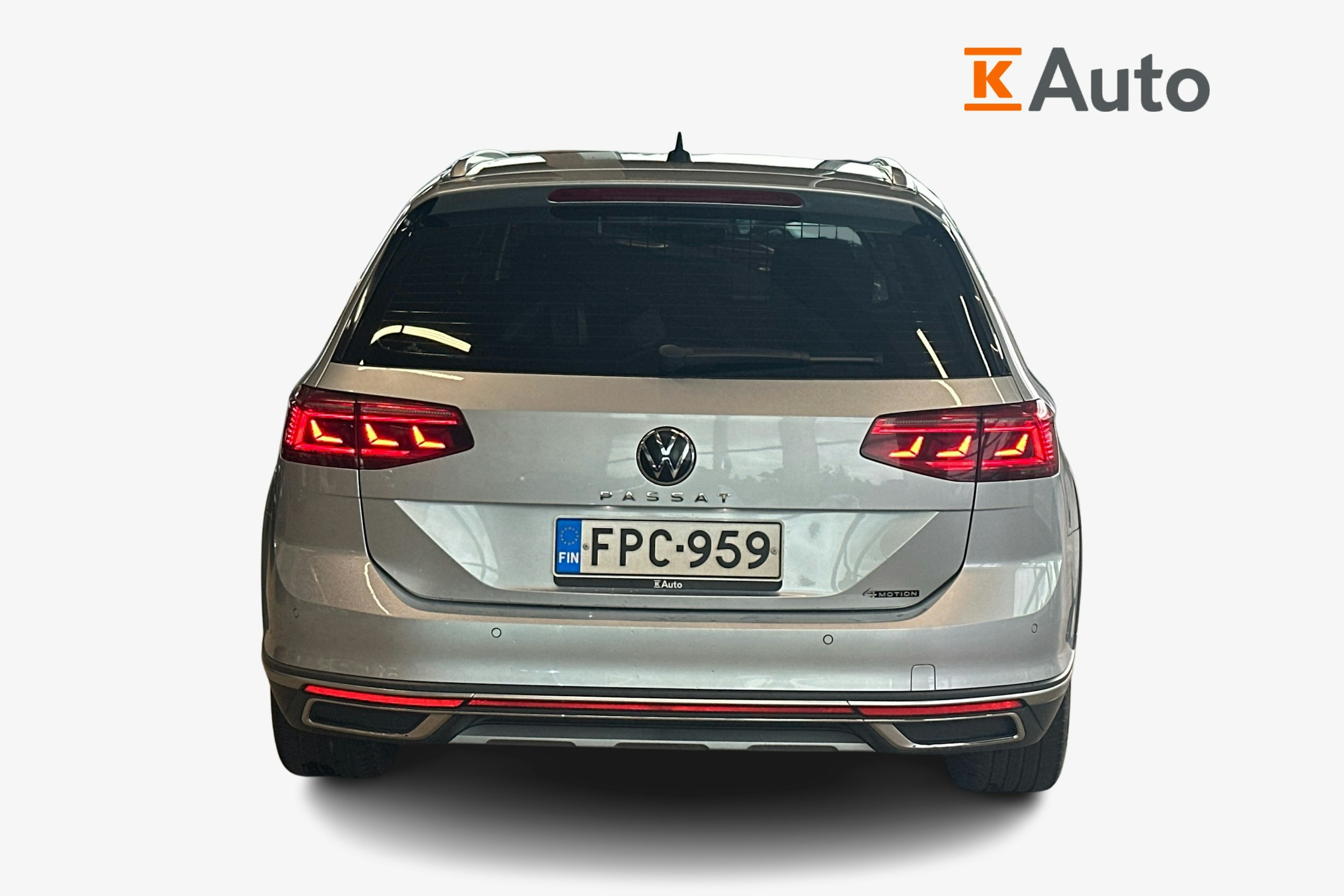 harmaa Volkswagen Passat 2022 kuva 3.