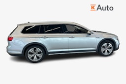 harmaa Volkswagen Passat 2022 kuva 5.