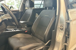harmaa Volkswagen Passat 2022 kuva 7.