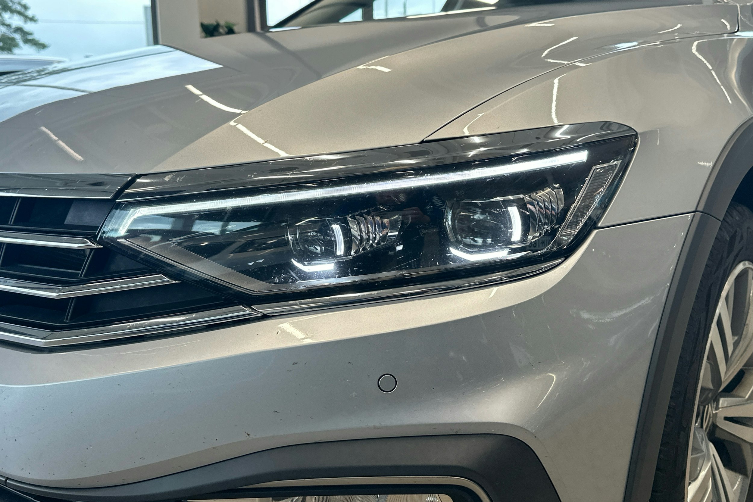 harmaa Volkswagen Passat 2022 kuva 15.