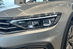 harmaa Volkswagen Passat 2022 kuva 15.