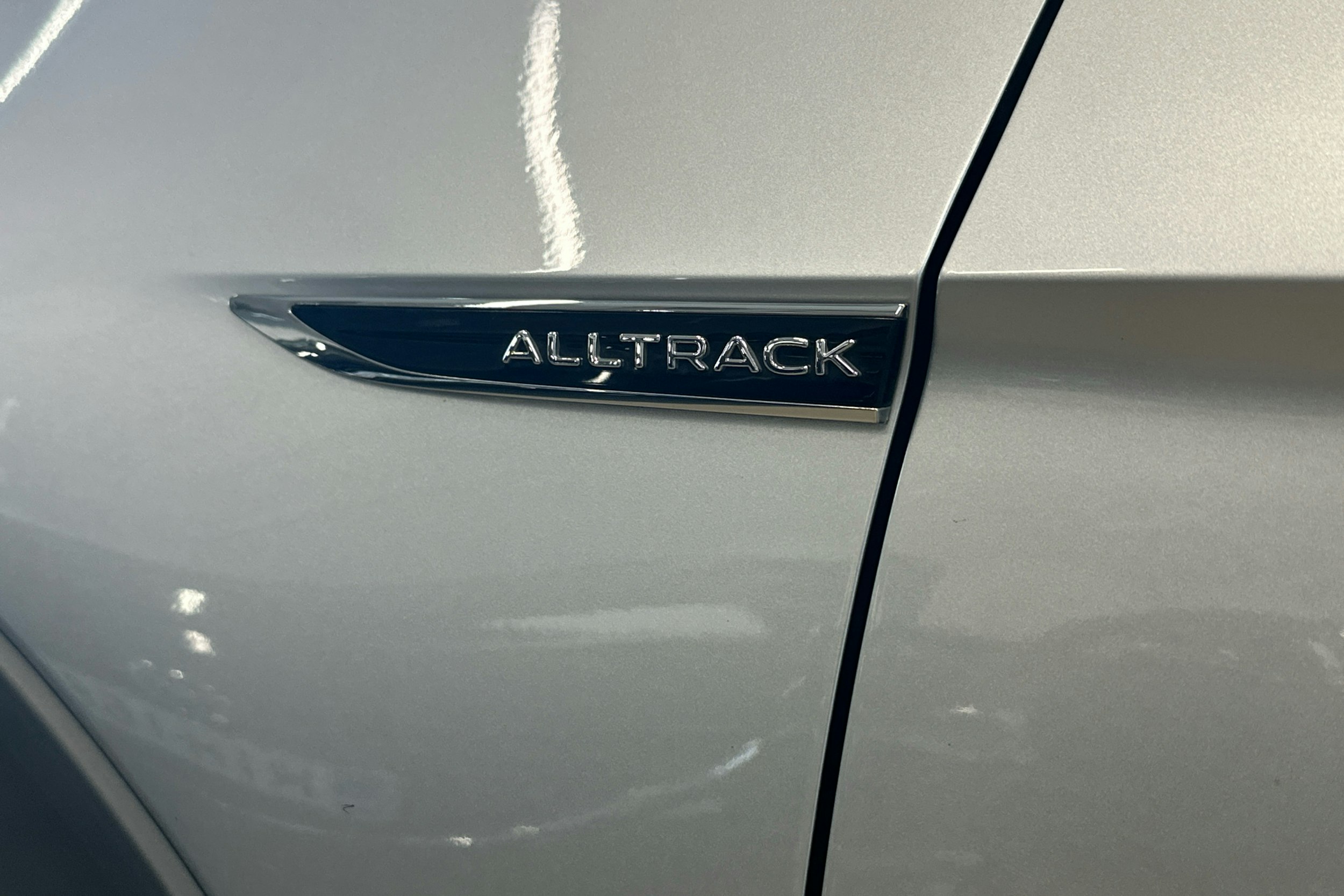 harmaa Volkswagen Passat 2022 kuva 17.
