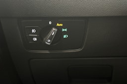 harmaa Volkswagen Passat 2022 kuva 20.