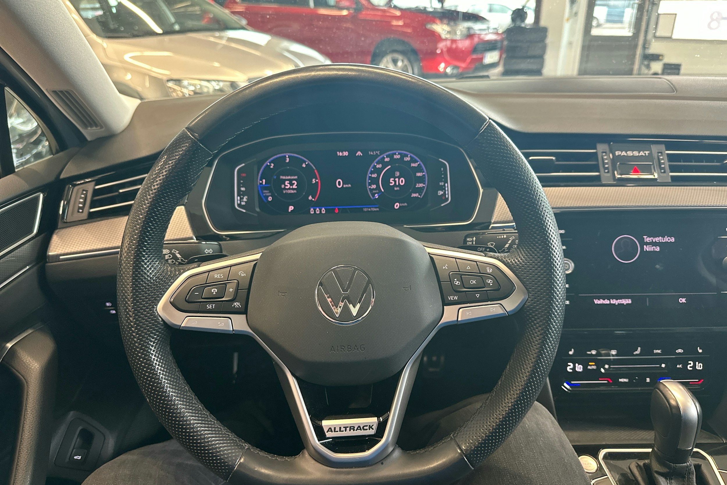 harmaa Volkswagen Passat 2022 kuva 21.