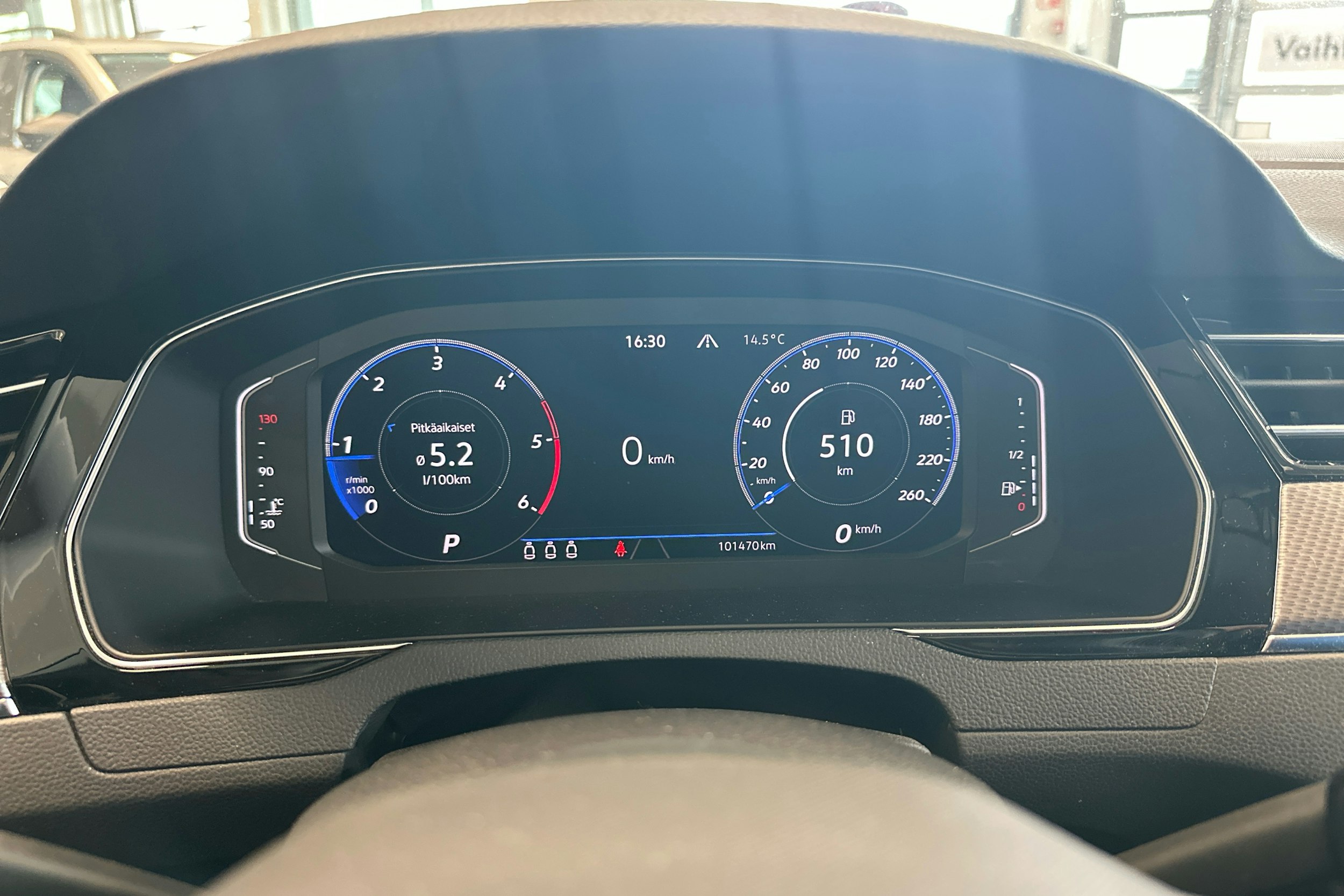 harmaa Volkswagen Passat 2022 kuva 22.