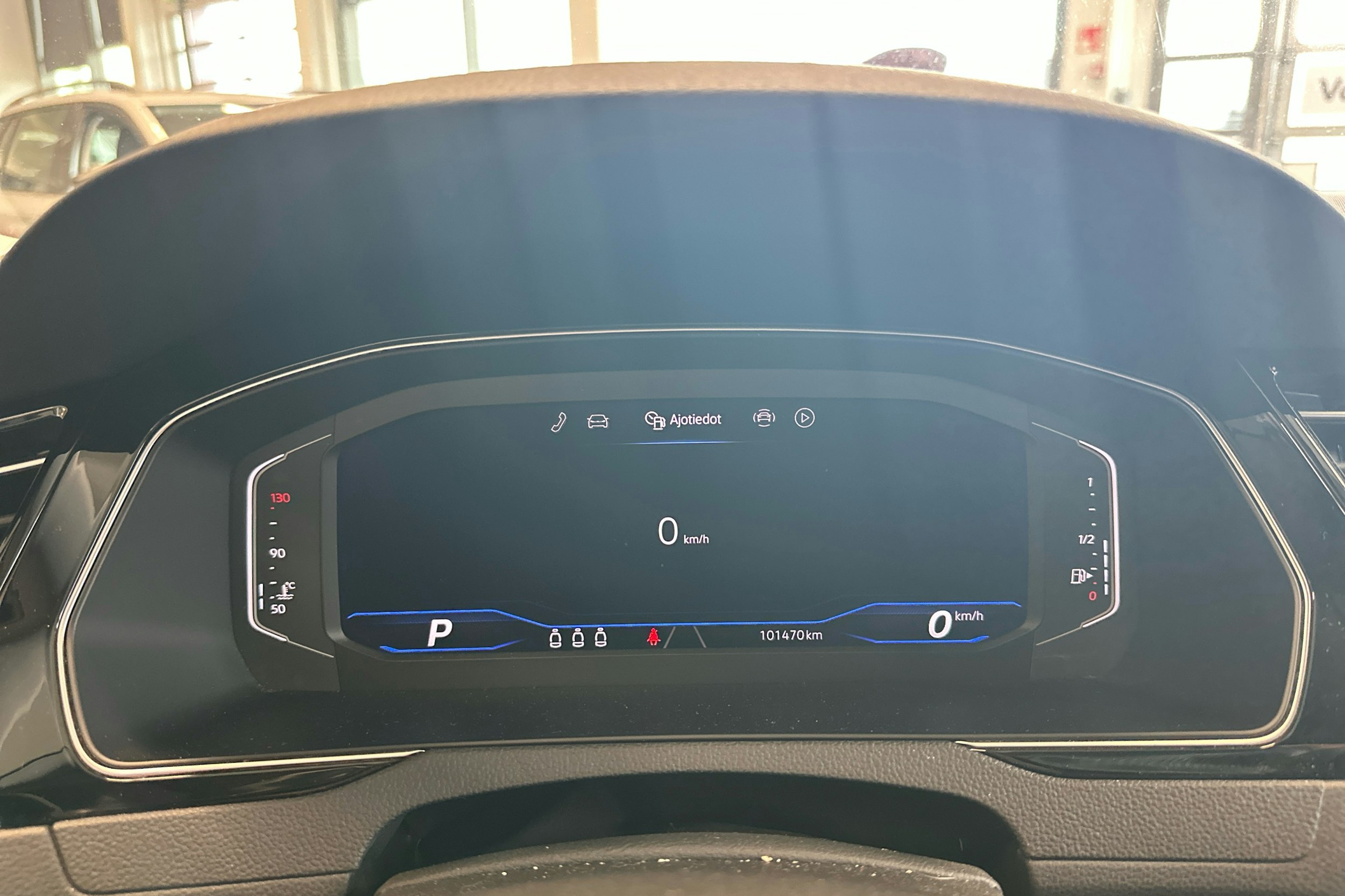 harmaa Volkswagen Passat 2022 kuva 23.