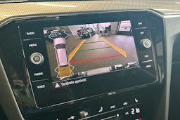 harmaa Volkswagen Passat 2022 kuva 28.