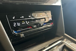 harmaa Volkswagen Passat 2022 kuva 29.