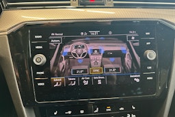 harmaa Volkswagen Passat 2022 kuva 30.