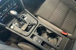 harmaa Volkswagen Passat 2022 kuva 33.